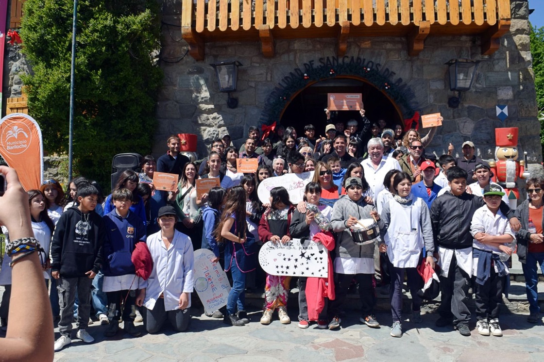 El intendente premió a los colegios que participaron en el programa Bariloche Responsable