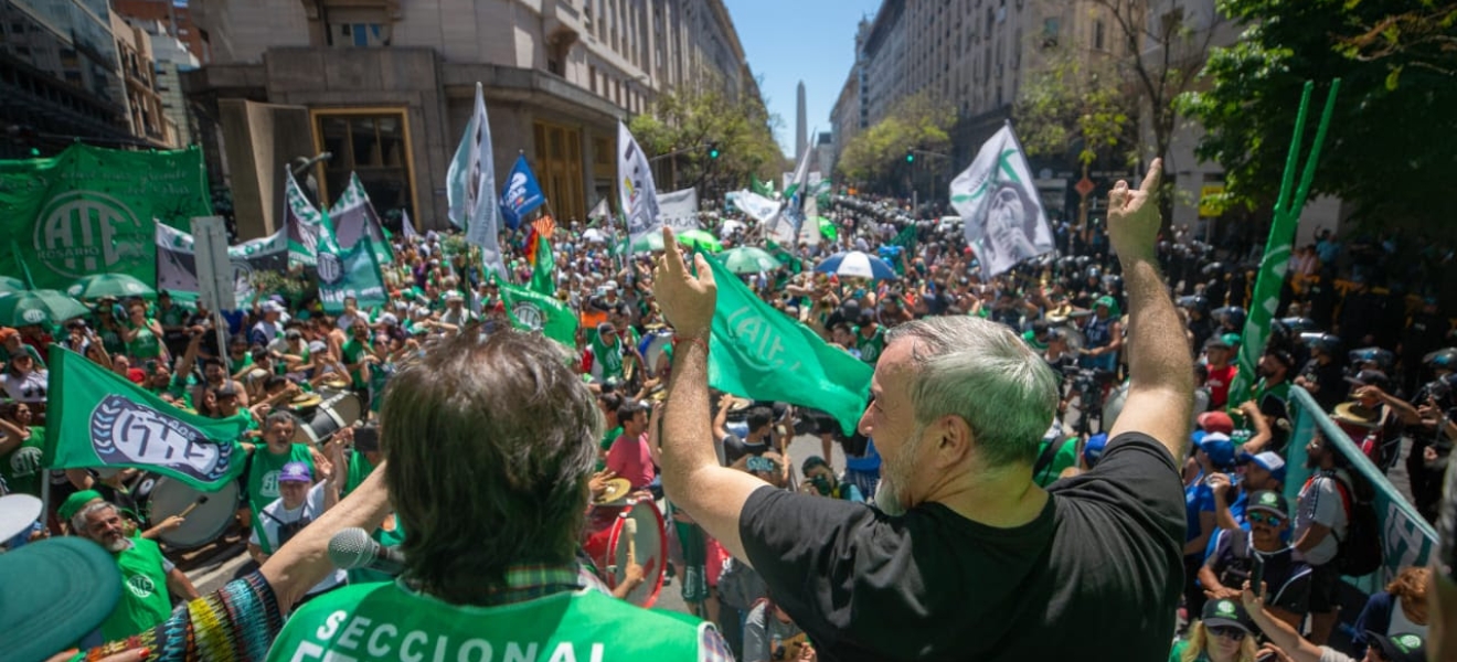 ATE protestó en CNEA, ministerios de Defensa y de Desregulación por renovación automática