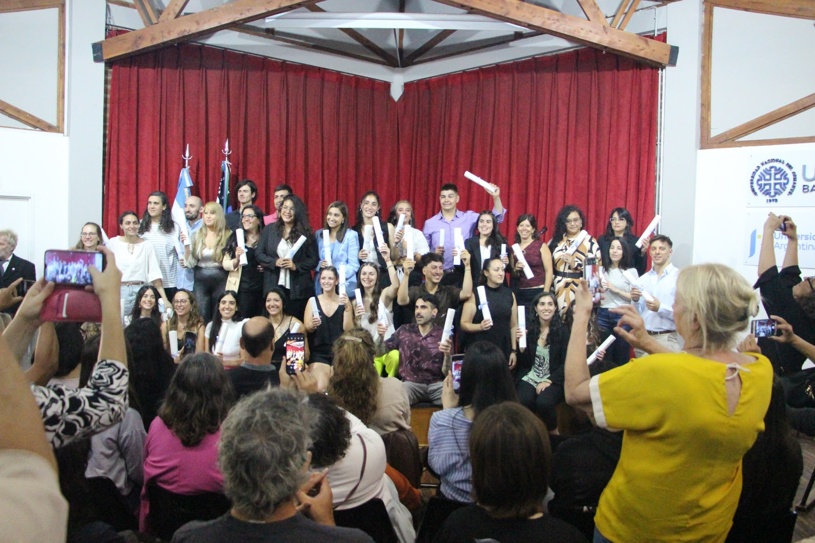 33 graduados y graduadas recibieron su título en la UNCo Bariloche