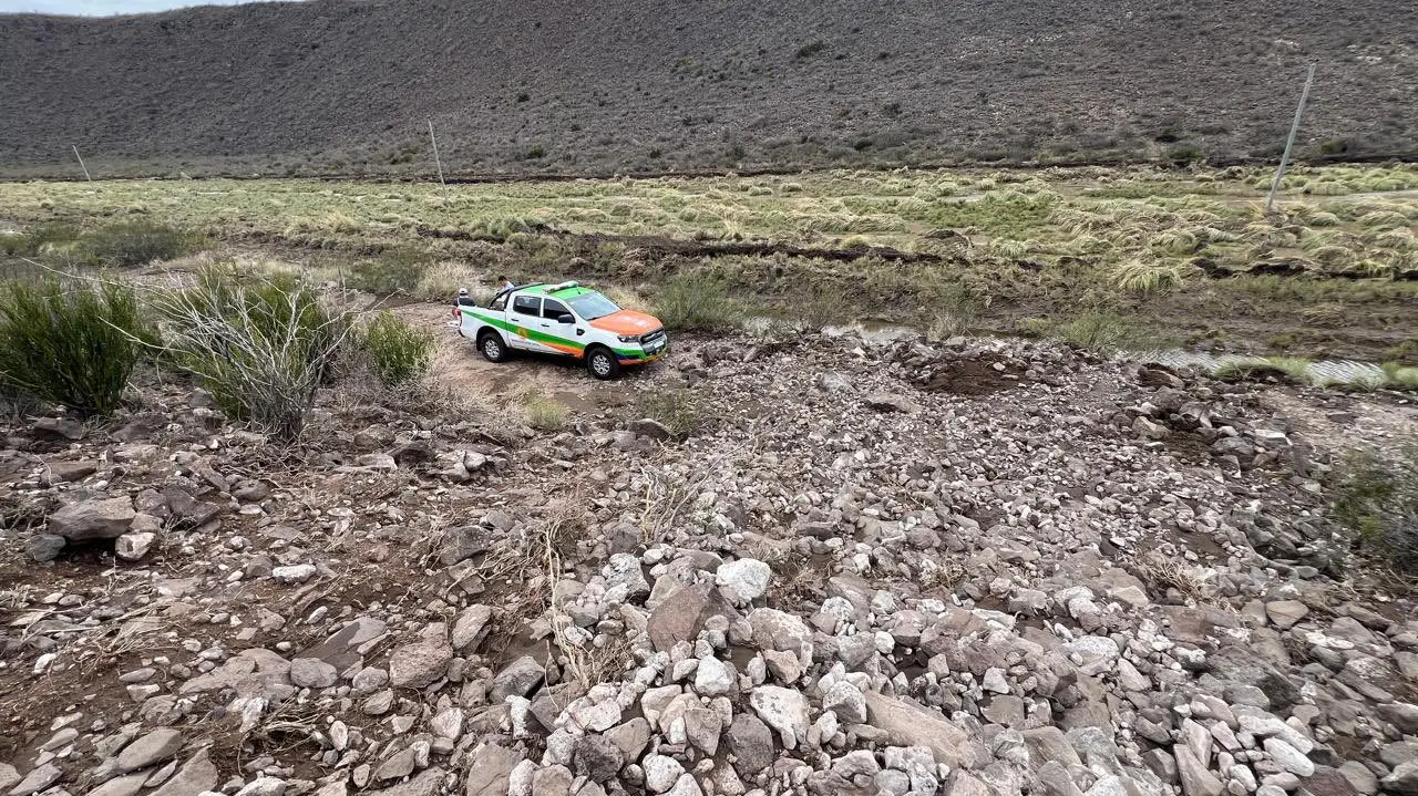 Río Negro asiste a familias de Sierra Pailemán afectadas por la tormenta