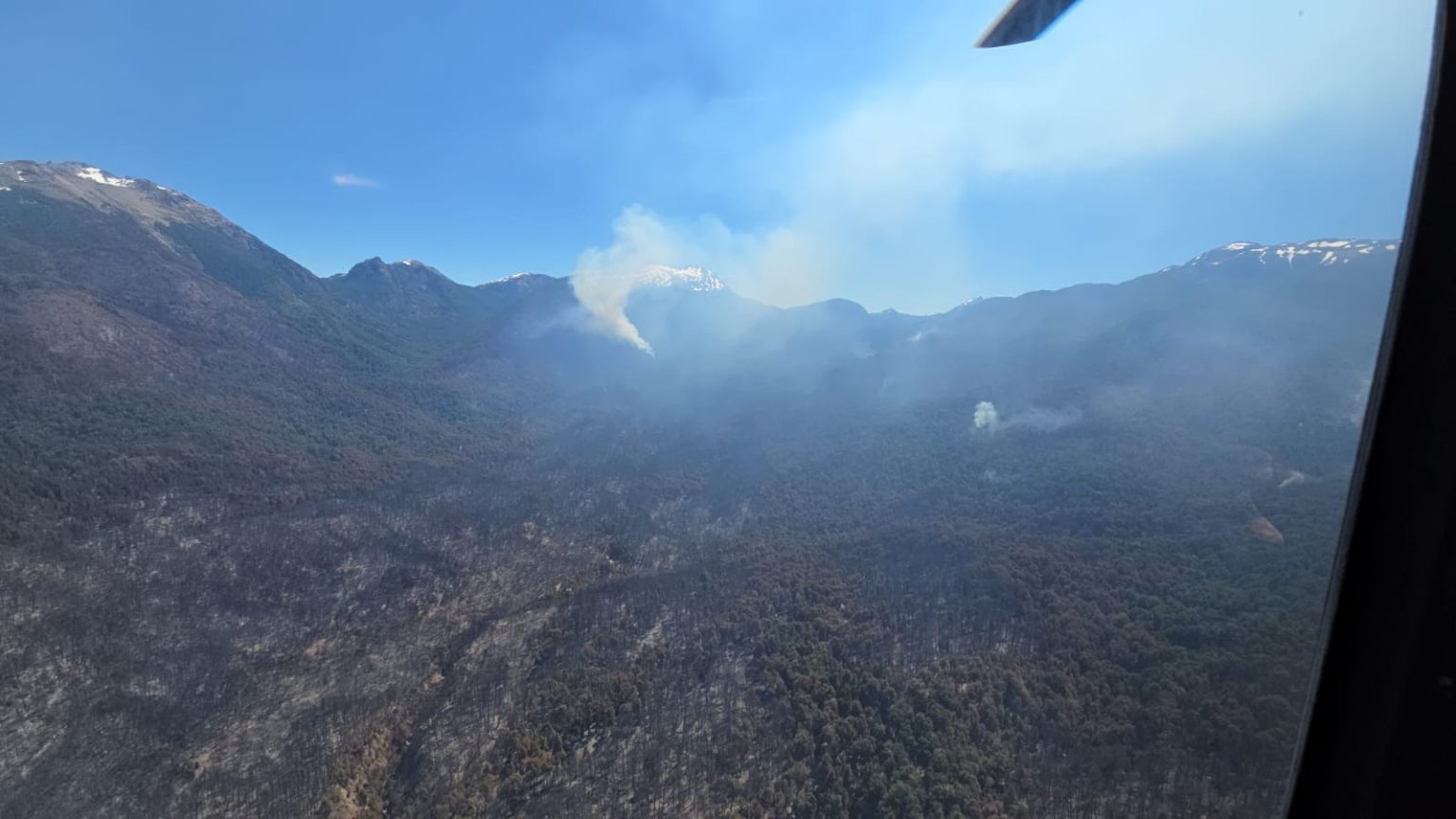 Se incrementaron varios focos con columnas de humo en Los Manzanos, Cerro Bastión y Cerro Colorado