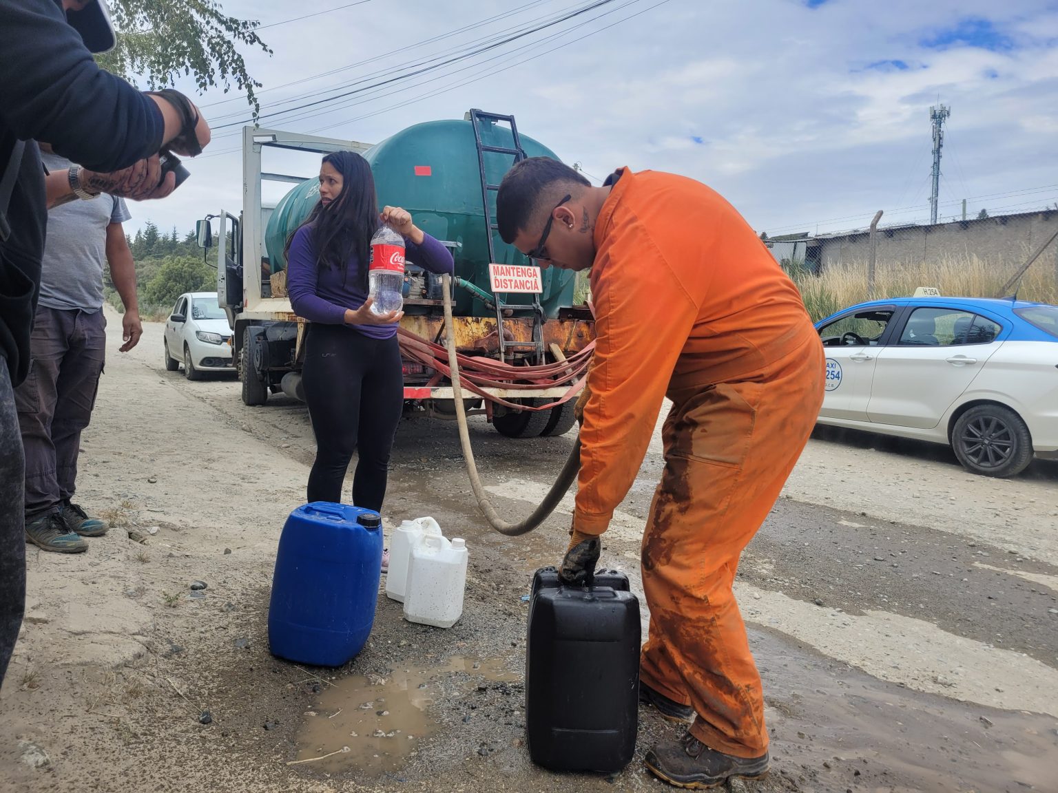 Municipio asiste a 18 barrios ante la falta de agua en Bariloche