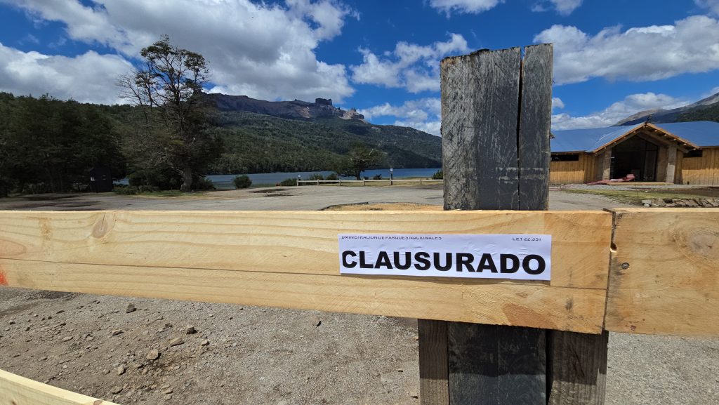 Clausura del camping del Lago Falkner en el Parque Nacional Nahuel Huapi