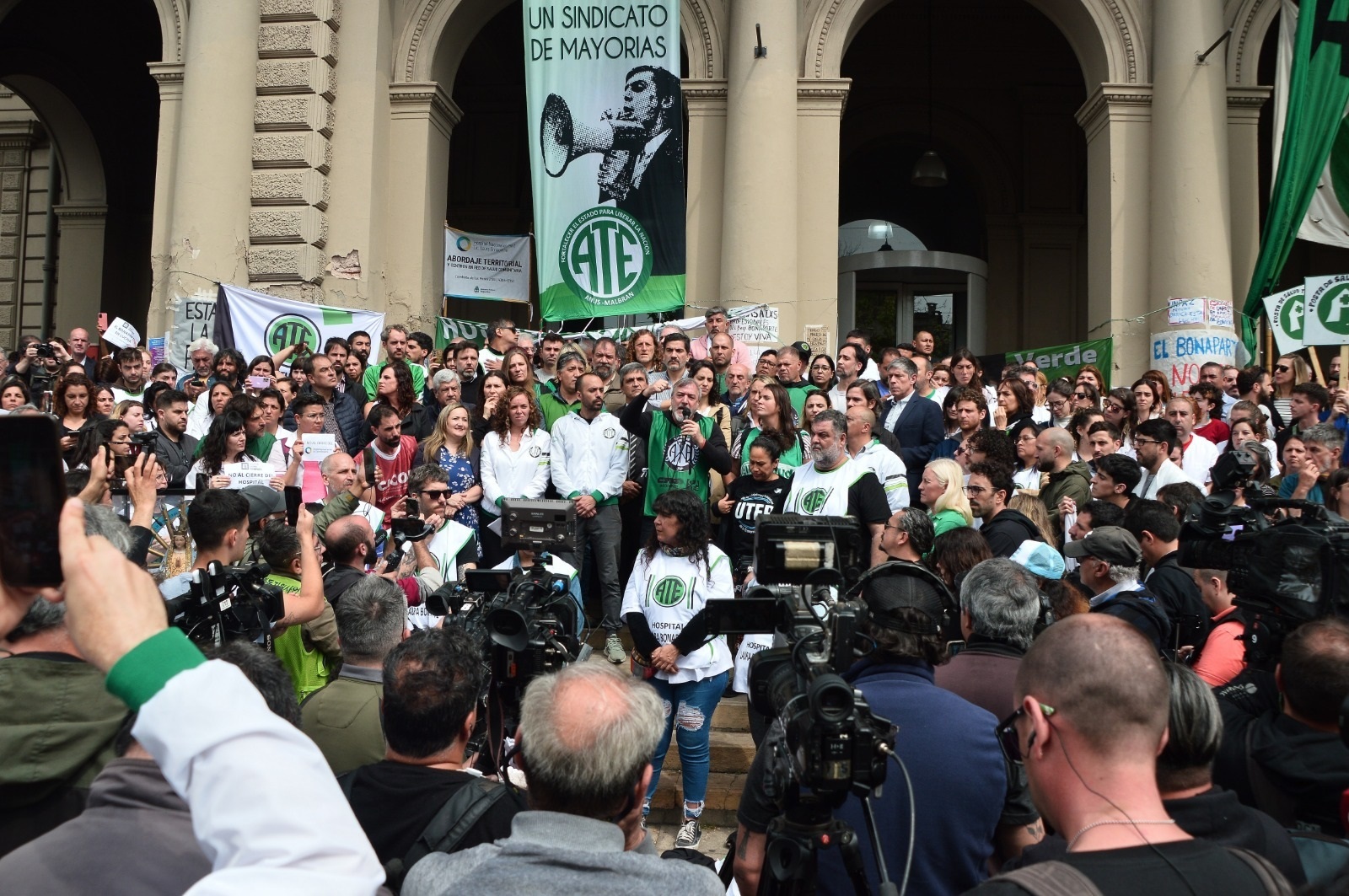 ATE define medidas de fuerza ante los 1400 despidos en Salud y el cierre de servicios