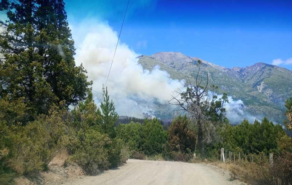 Bariloche: reciben donaciones por el incendio en Epuyén