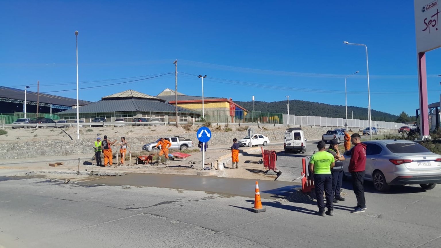 Bariloche: obras en la rotonda de Pasaje Gutiérrez y Juan Marcos Herman