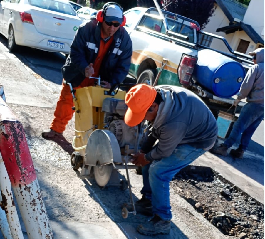 Precaución por trabajos de bacheo en Tiscornia y Ruiz Moreno