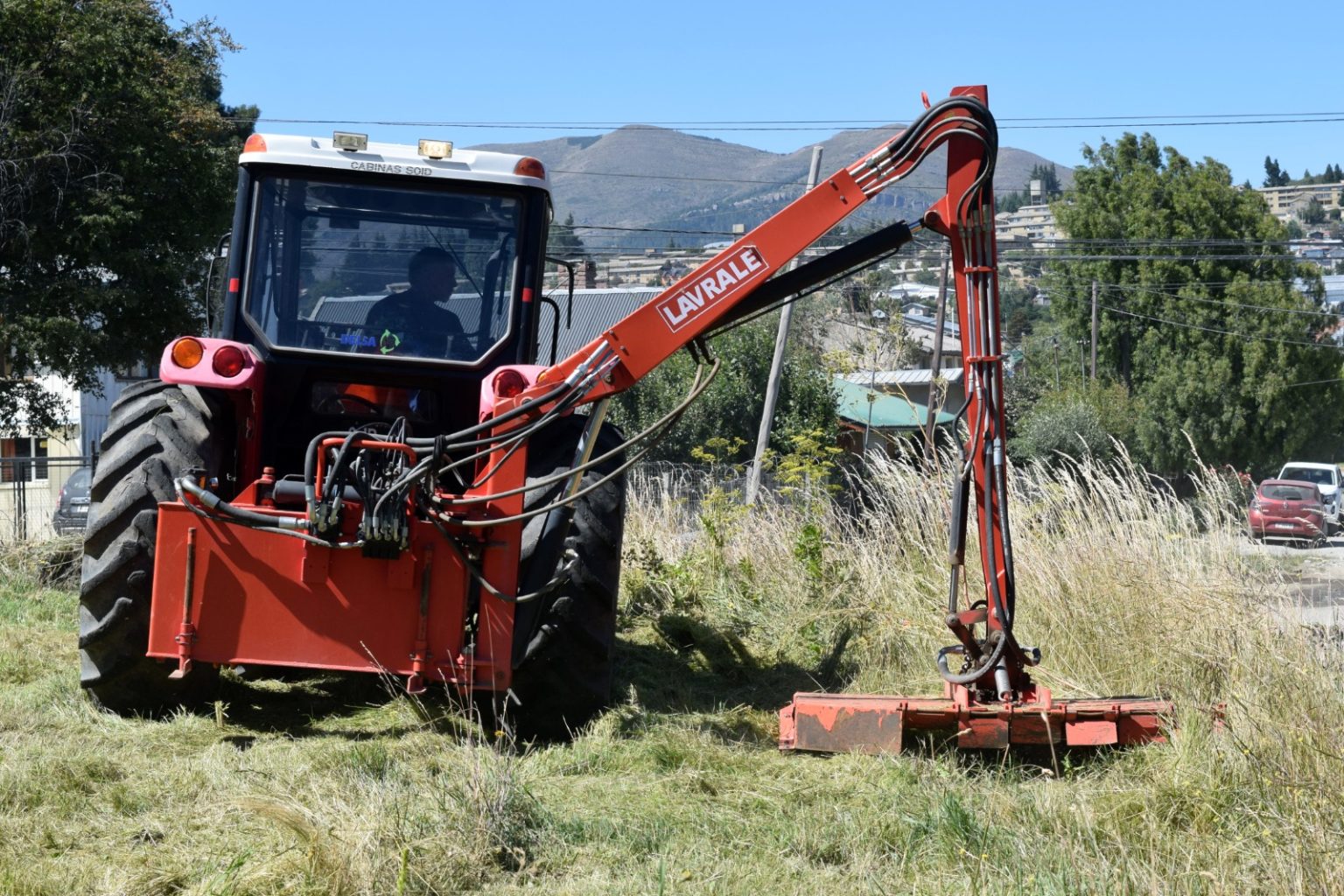 Bariloche: El Municipio recuperó una desmalezadora para mejorar los espacios verdes