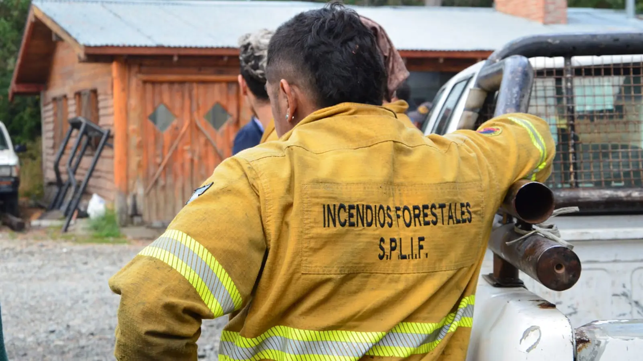 Río Negro coordina con instituciones por el incendio Confluencia