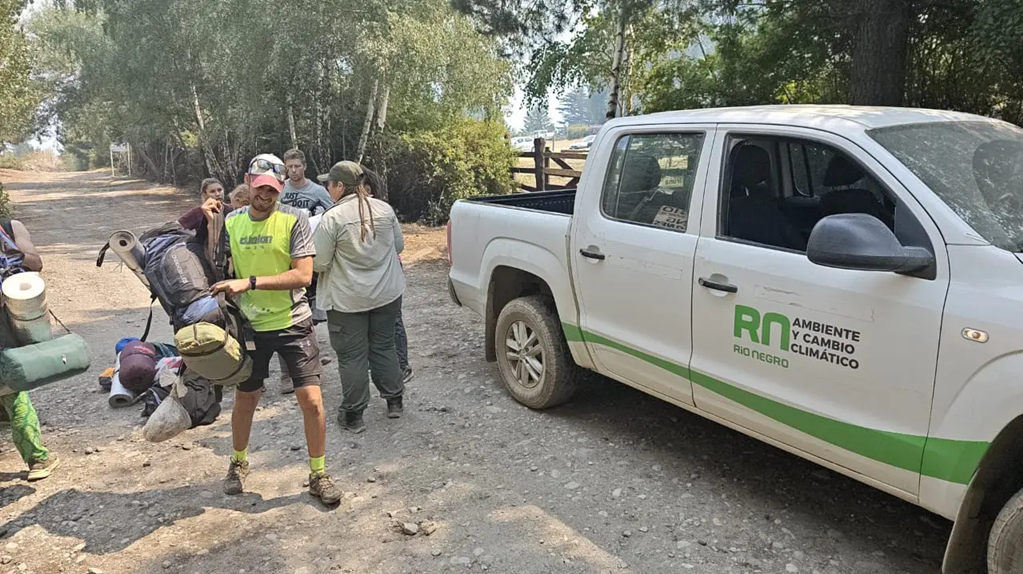 Incendio en El Bolsón: unas 800 personas evacuadas de los refugios