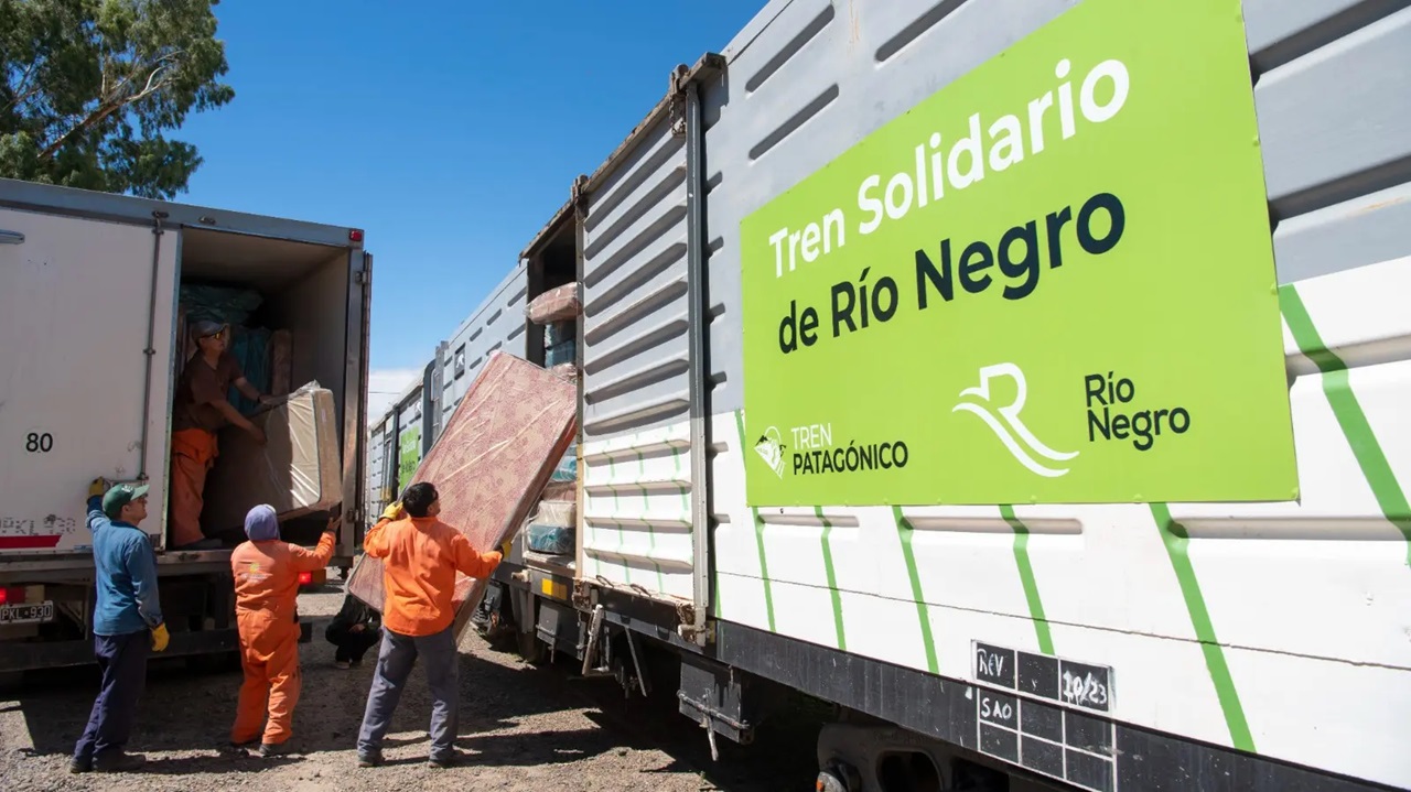 (((video))) Partió el Tren Solidario de Rio Negro con donaciones hacia El Bolsón