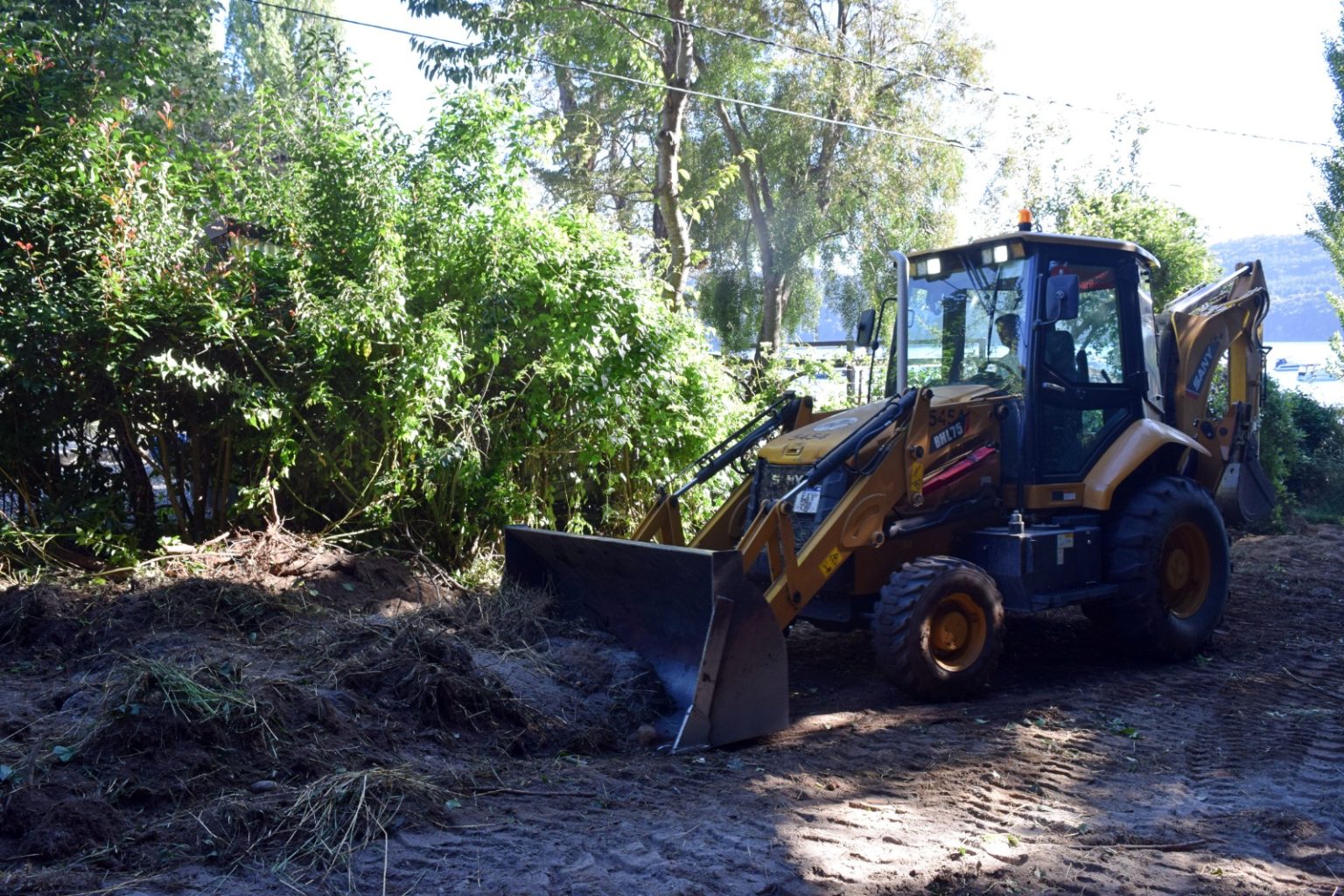 Delegación Lago Moreno recupera la bajada a la playa en el Km 14 de Bariloche