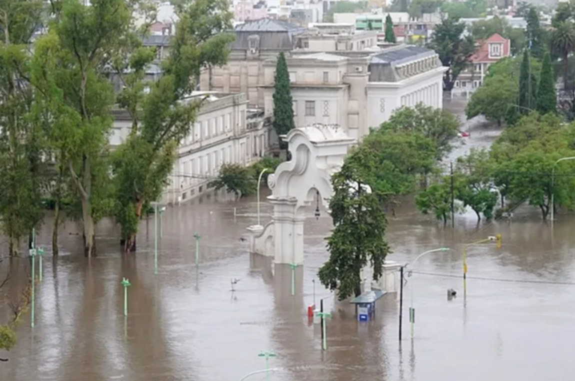 (((video))) Bahía Blanca: El intendente habló sobre los daños, fallecidos y una reconstrucción de $400 mil millones