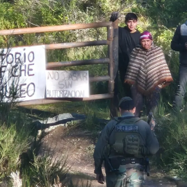 Operativo de la Fiscalía, la policía y el municipio de Bariloche en la Comunidad Buenuleo