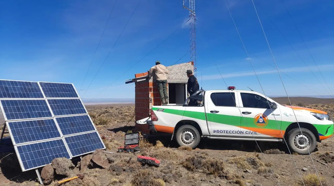 Río Negro instaló paneles solares para mejorar comunicaciones en la región