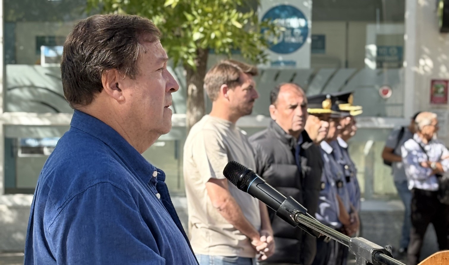 El gobernador de Río Negro confirmó que fue apartado el policía detenido en Roca