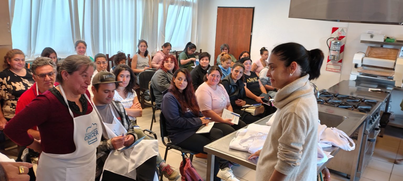 30 emprendedores barilochenses se capacitan en el programa Cocinas para Crecer
