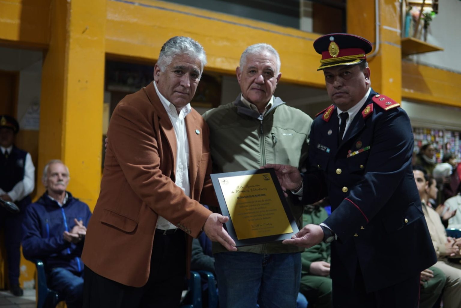 Bariloche celebró los 84 años de Bomberos Voluntarios