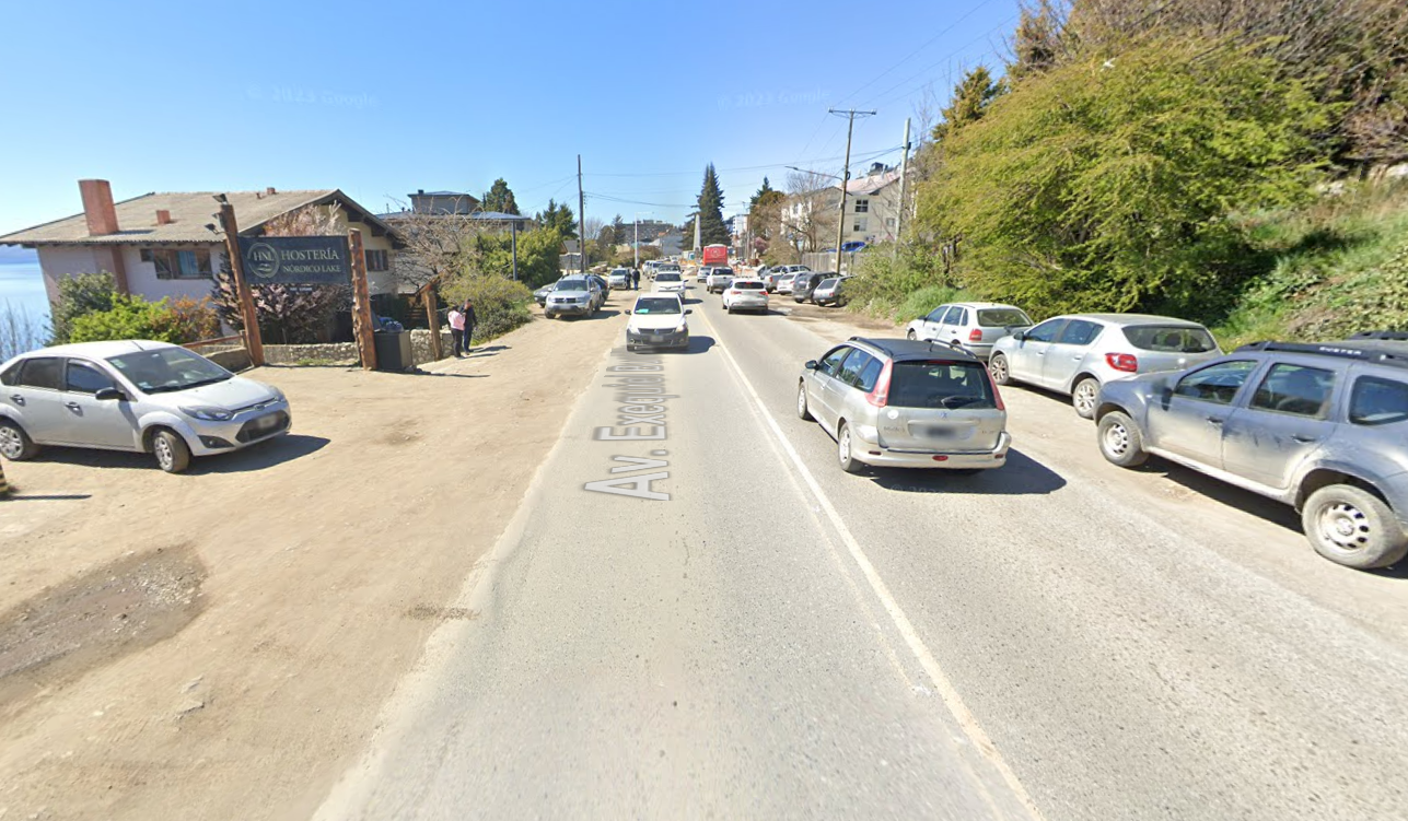Solicitan no estacionar en la banquina de Bustillo por trabajos viales