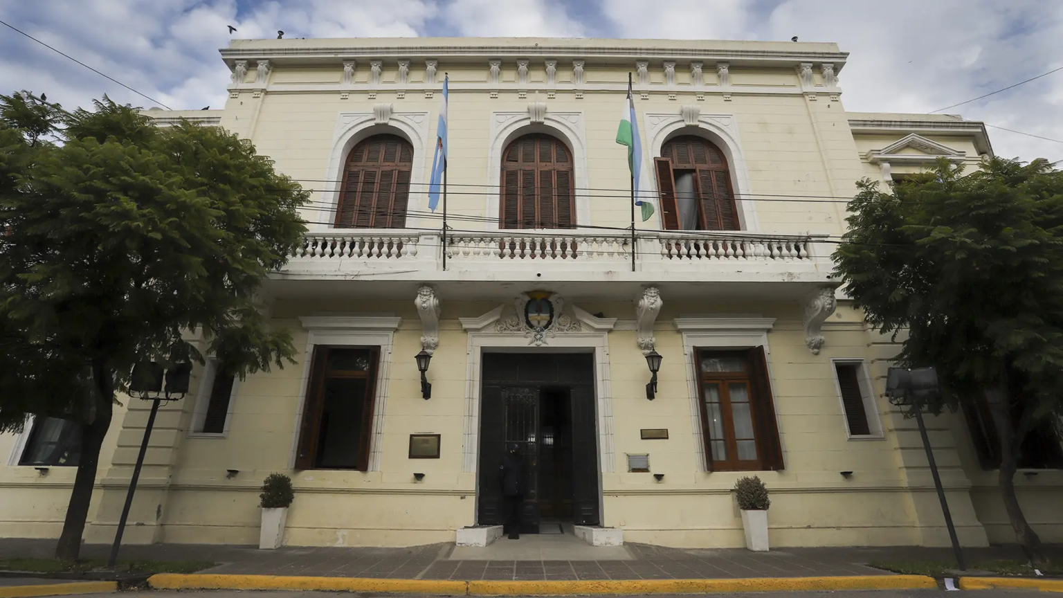 El Gobierno de Río Negro pagó $180.000 por indumentaria a estatales