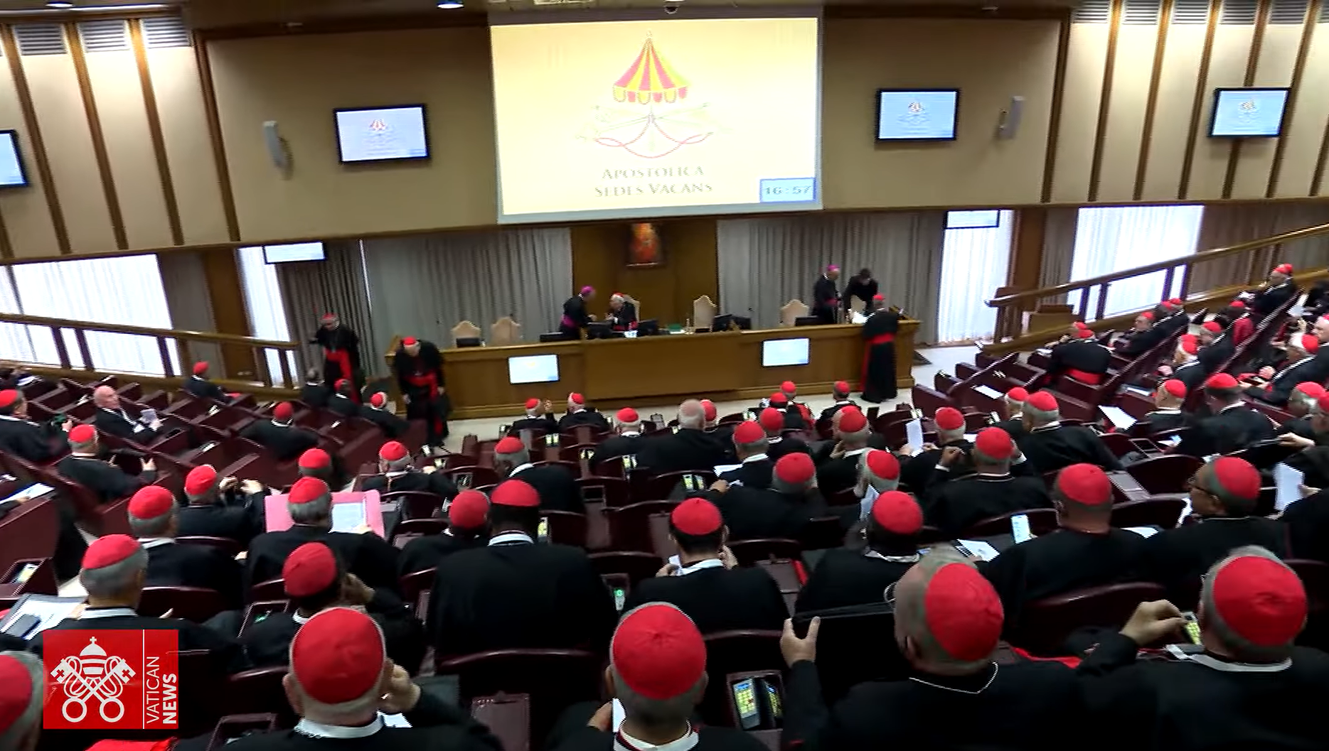 Los cardenales perfilan la figura de un Papa pastor