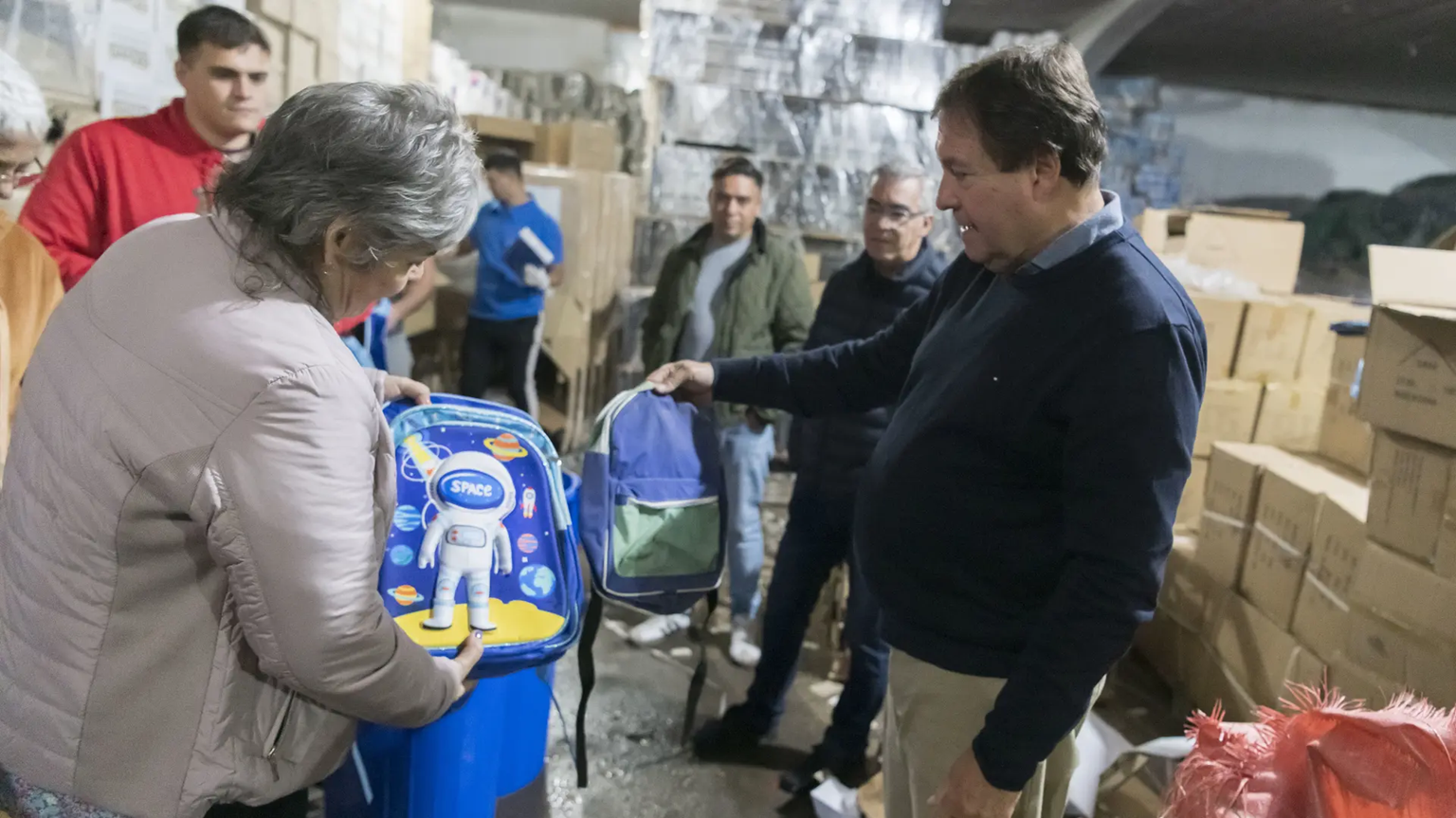 (((video))) Río Negro comenzó la entrega de más de 40.000 kits escolares