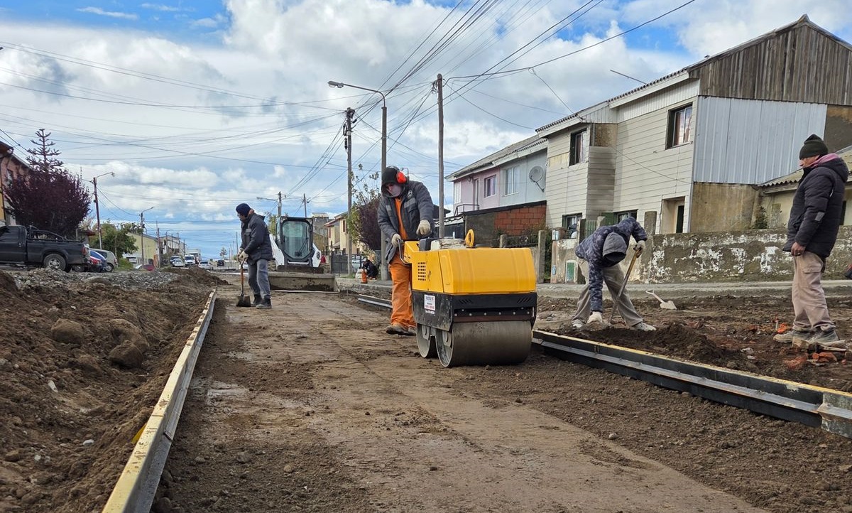 Comenzaron los trabajos para pavimentar la calle Sobral