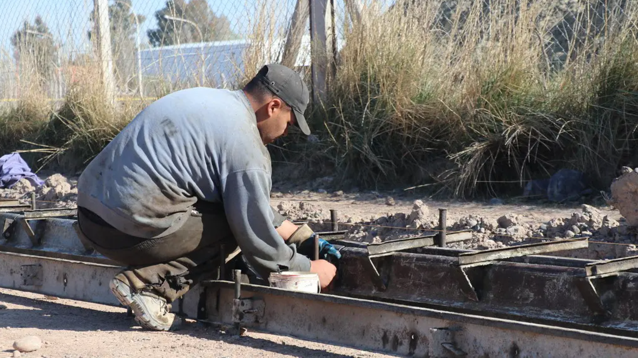 Se licita obra que beneficiará a 80 familias de Jacobacci