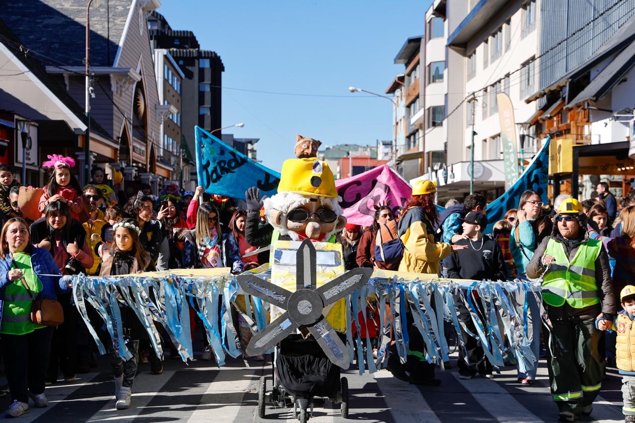Los verdaderos héroes y heroínas somos todos: el mensaje que quedó del Desfile de Gigantes 2025