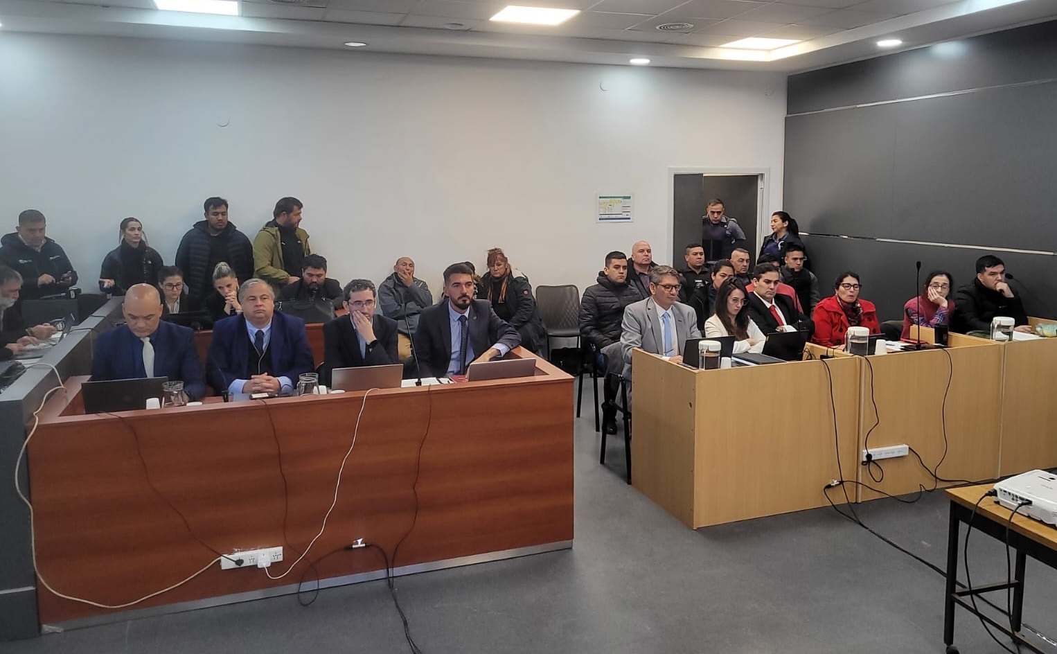 (((video))) Jurado popular juzga un hecho de tortura seguida de muerte en una comisaría cipoleña
