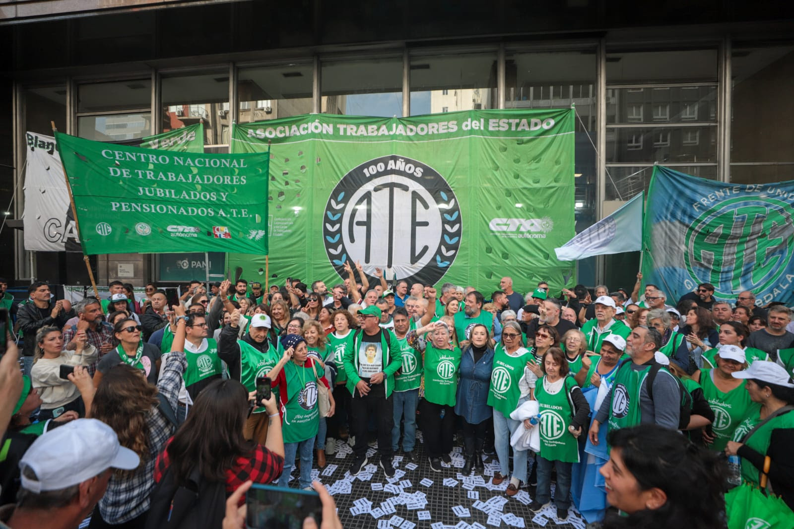 Entre amenazas de despidos y censura, ATE Nacional protestó en todas las oficinas de PAMI