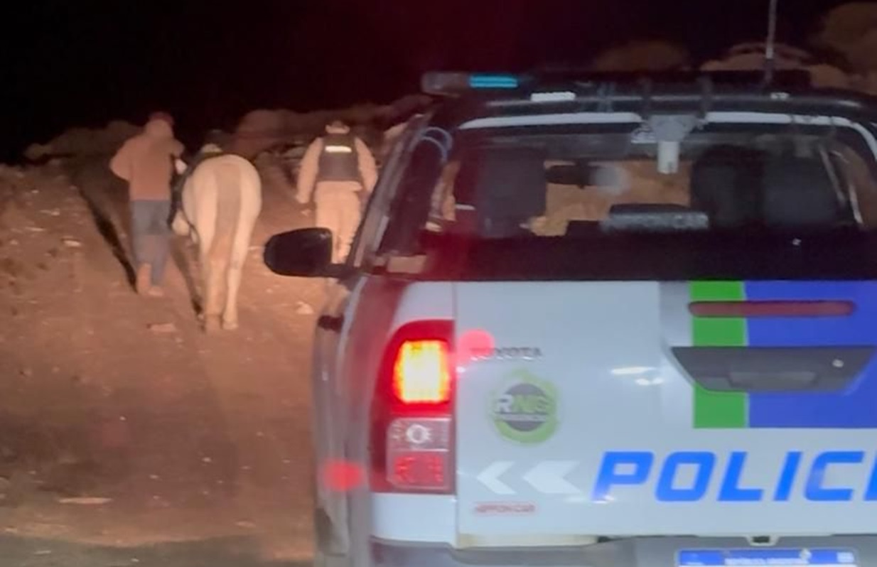 La Sociedad Rural Bariloche reconoció a la Brigada Rural por un exitoso operativo