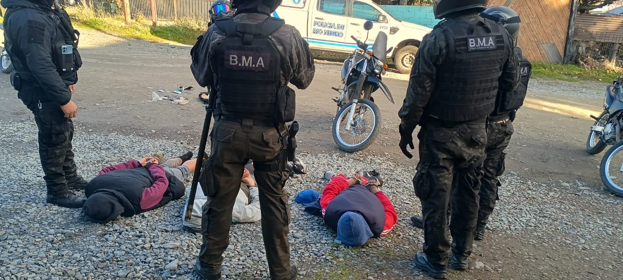 Imputación y preventiva por robo agravado en Bariloche