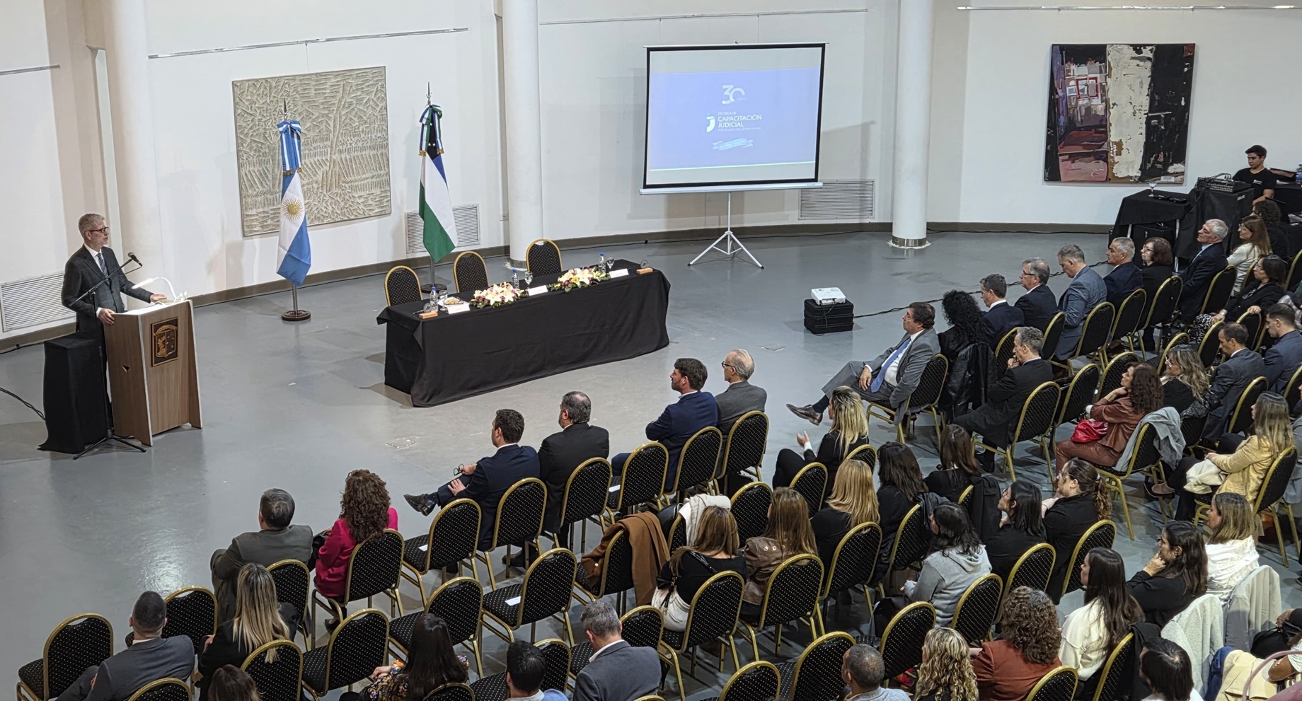 El Poder Judicial celebró tres décadas de formación en Río Negro: disertó un juez de la Corte Suprema
