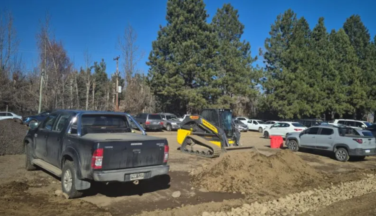 Reparan el estacionamiento del aeropuerto Chapelco