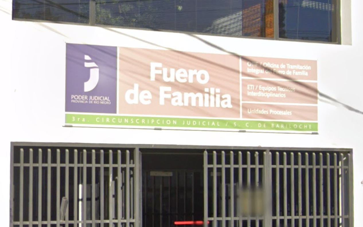 Adolescente con una grave enfermedad logró ser adoptado por el hombre que lo crió