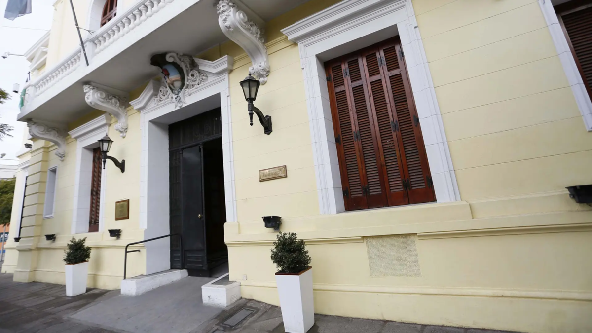Sanciones por incumplimientos: 74 cesantías y 4 exoneraciones a estatales rionegrinos
