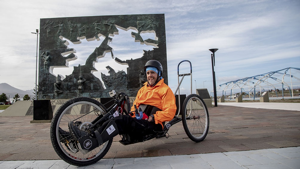 Logró cruzar Los Andes con una bicicleta adaptada: Hay que derribar muros mentales